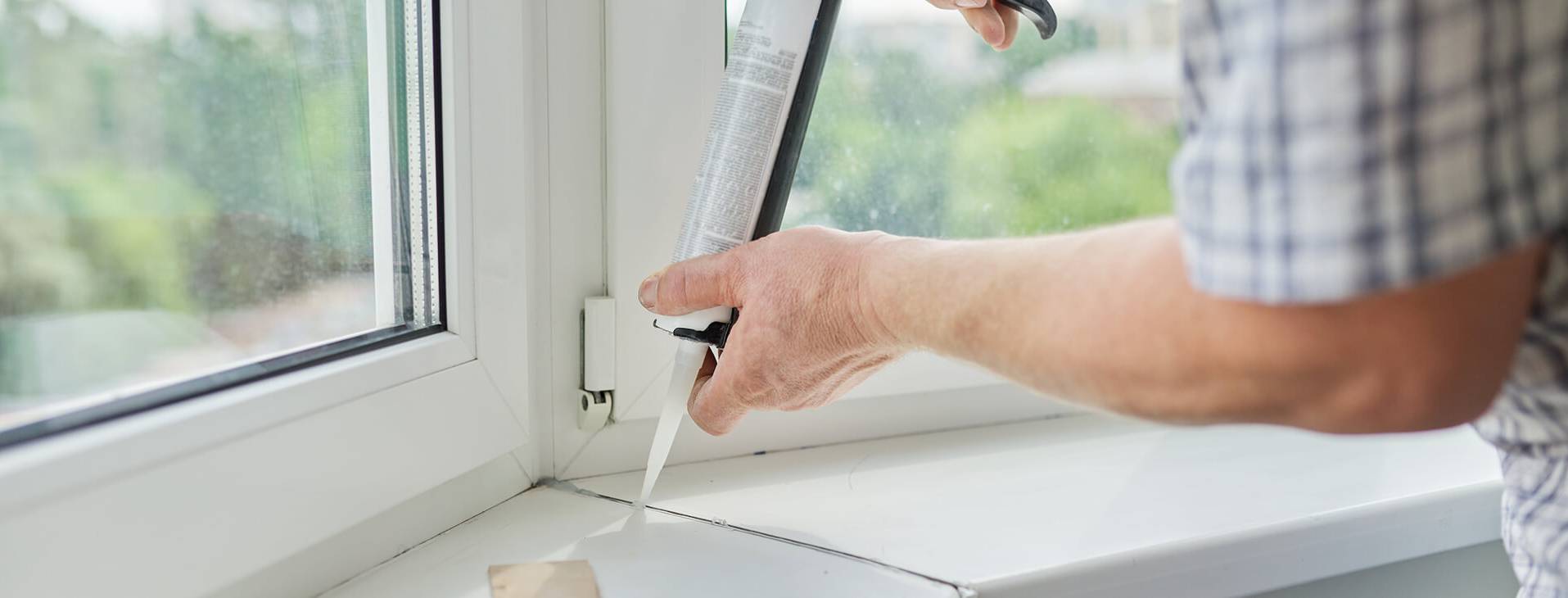 Ремонт пластикового подоконника окна