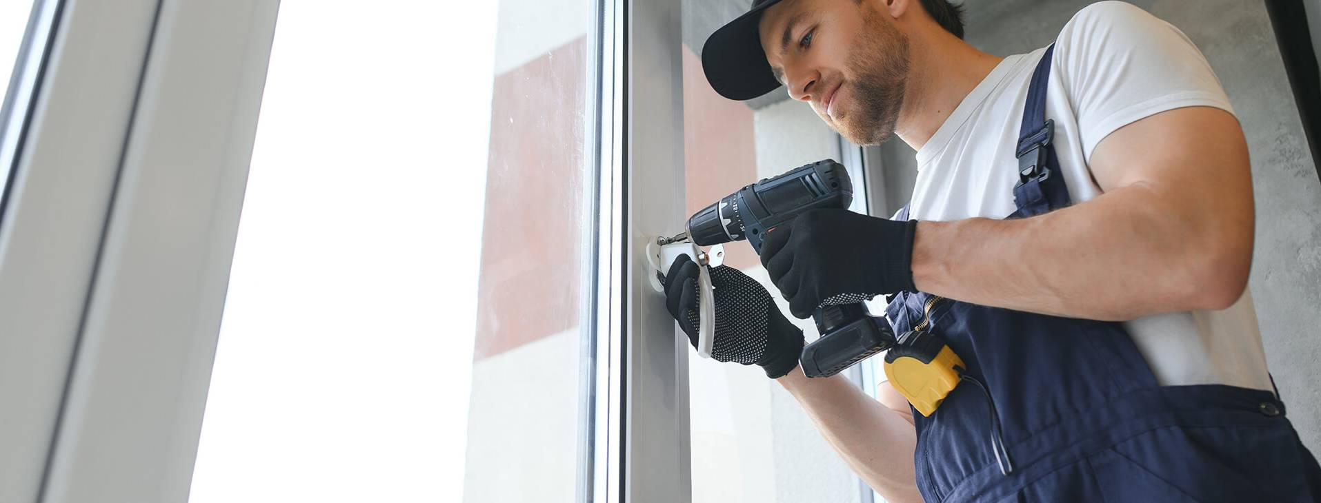 Замена фурнитуры окна