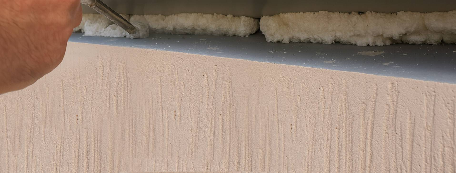 Установка отливов на окна